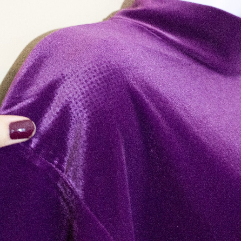 Sold. Purple Velvet Top Vintage 80s 90s short sleeve - Picture 8 of 9